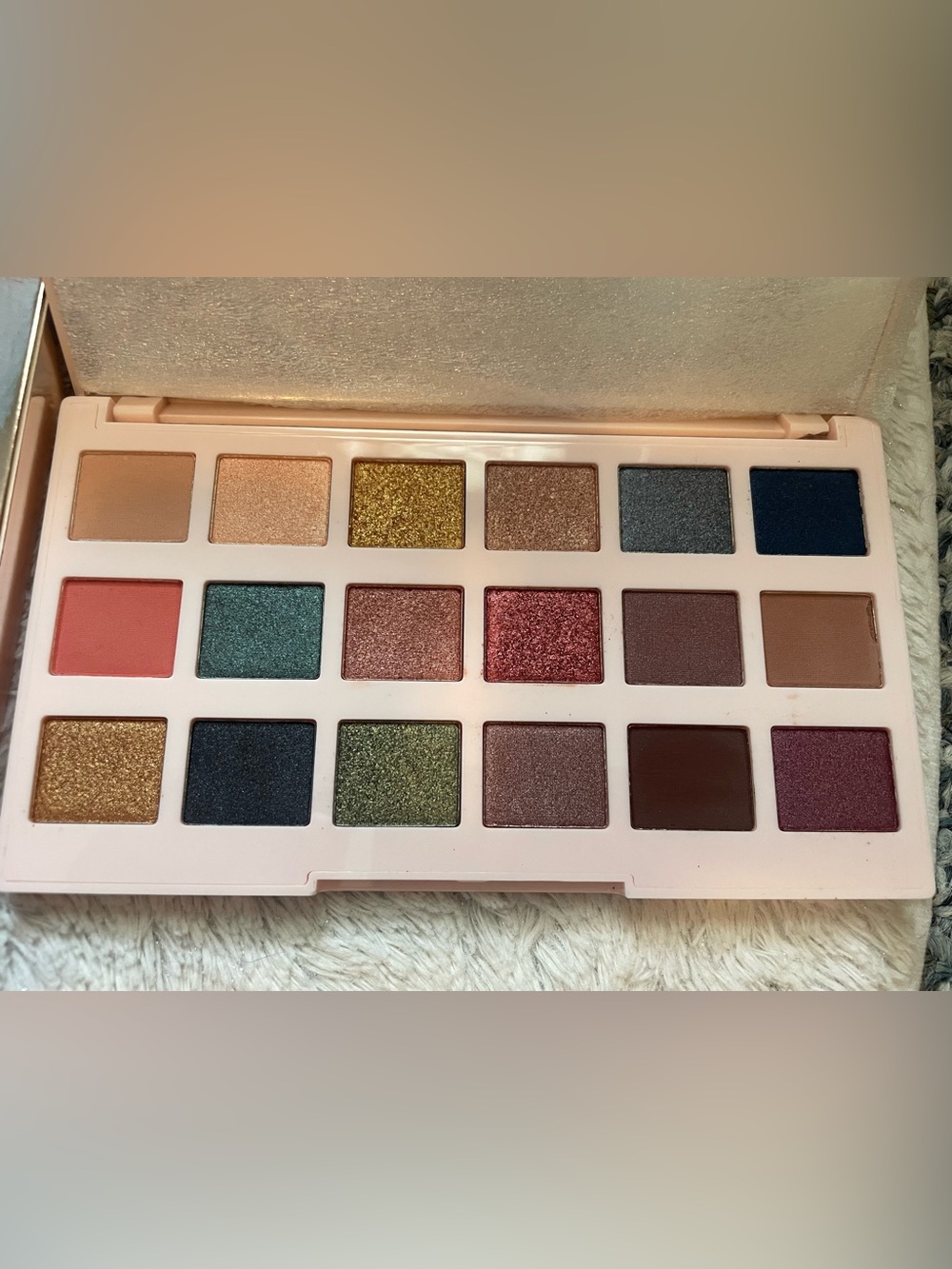 Ciaťe London The Editor Palette - New England Eyeshadow Palette